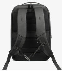 vue du dos du sac montrant les bretelles rembourrées et le dos respirant