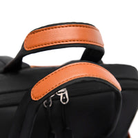 Poignée souple du sac à dos business, vue rapprochée sur la couture et la matière