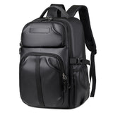 Sac à dos noir business avec multiples poches zippées vu de face, idéal pour voyage et travail.
